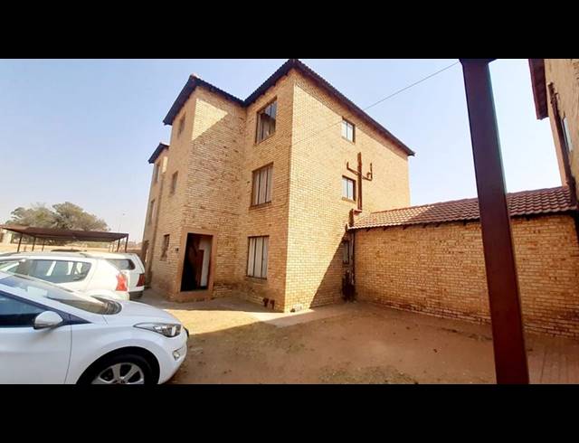 2 BEDROOM APARTMENT FOR SALE IN GREENHILLS EXT 3